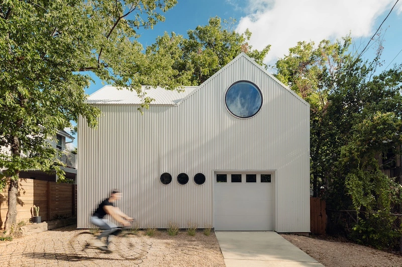 Building a Detached Garage: The Ultimate Custom Solution for Your Property 2 customized detached garage